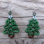 Easy Beaded Christmas Tree Earrings