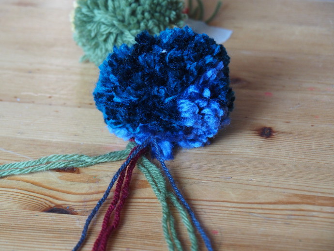 How To Make a Pompom Garland How to make a pompom