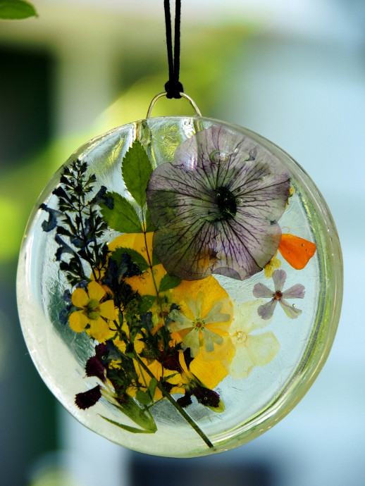 Preserving Flowers In Resin